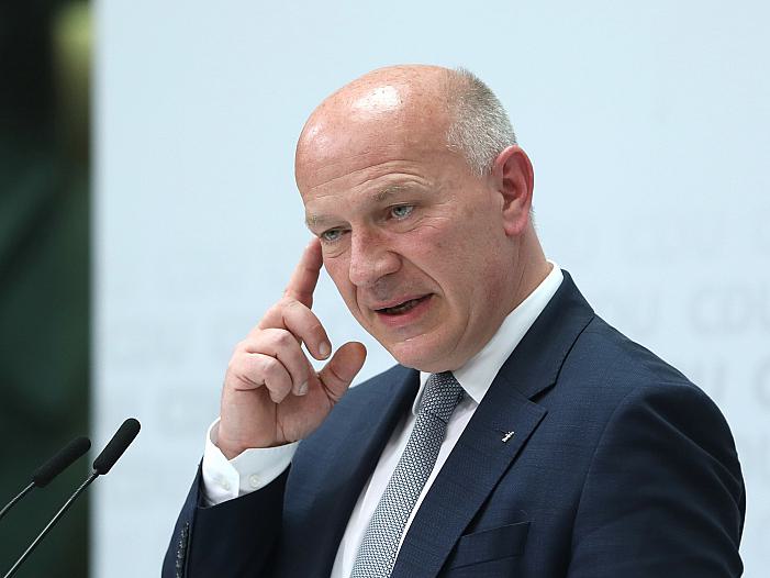 Berlins Regierender erwägt Abschiebungen auch im Winter