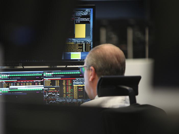 Dax auch am Mittag im Minus - dünner Feiertagshandel