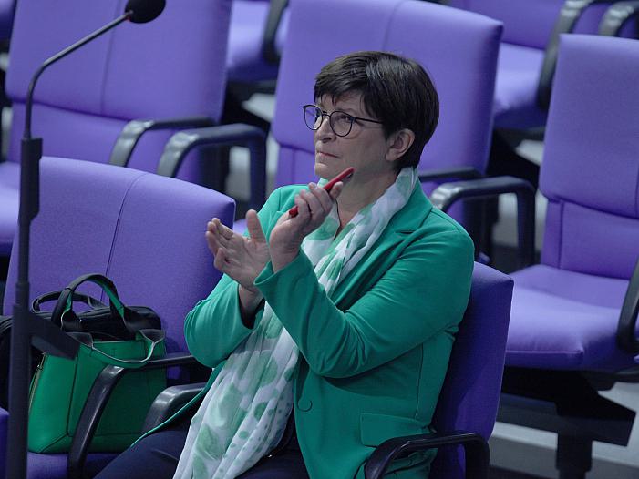 Esken fordert Aussetzen der Schuldenbremse