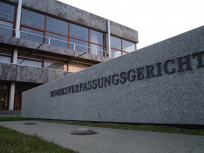 Unionsbundestagsfraktion verklagt Bundesregierung in Karlsruhe