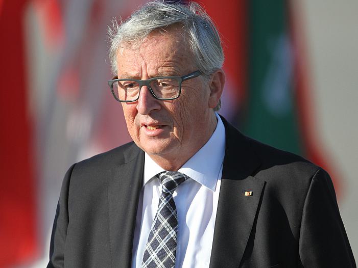 Juncker fordert "mehr Herzenswärme" bei Europa-Gipfel in Granada Juncker fordert "mehr Herzenswärme" bei Europa-Gipfel in Granada