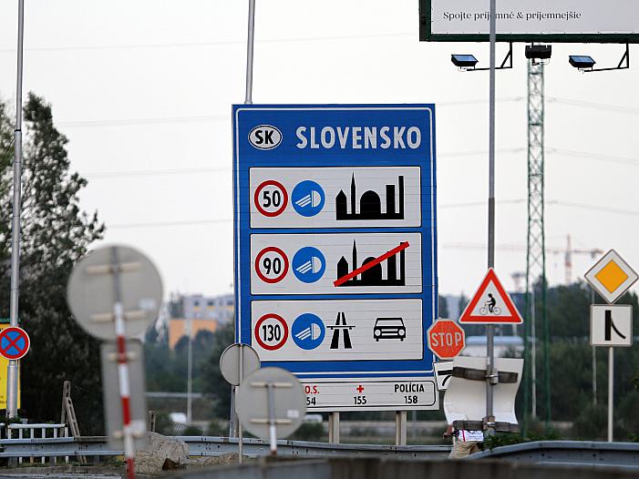 Österreich startet Grenzkontrollen zur Slowakei