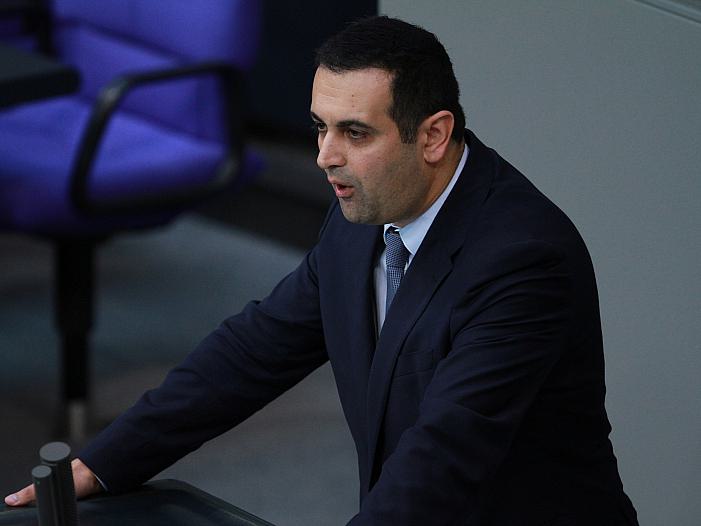 Djir-Sarai will Asylsuchenden Auslandsüberweisungen verbieten Djir-Sarai will Asylsuchenden Auslandsüberweisungen verbieten