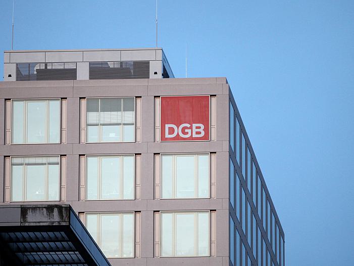 Haushaltsloch: DGB für Aussetzen der Schuldenbremse