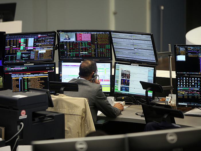 Dax legt am Mittag weiter zu - Deutsche Bank vorn