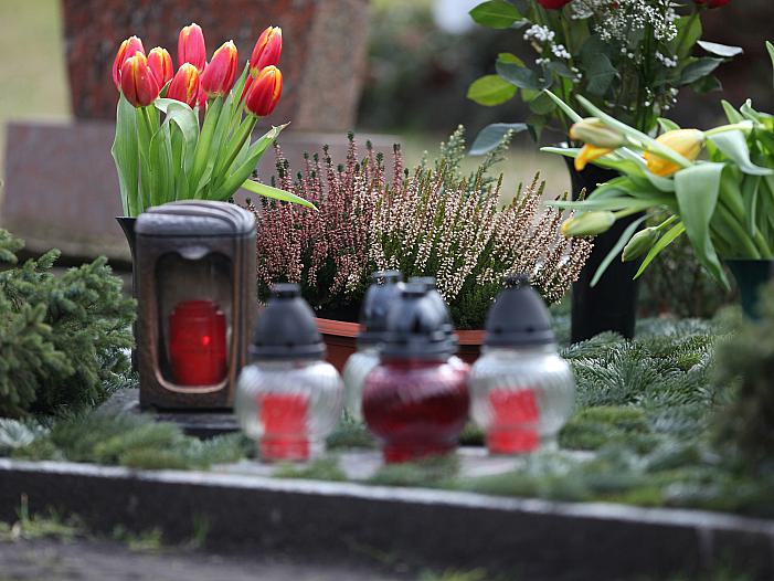 Kiel stoppt Beerdigungen kompostierter Leichen Kiel stoppt Beerdigungen kompostierter Leichen