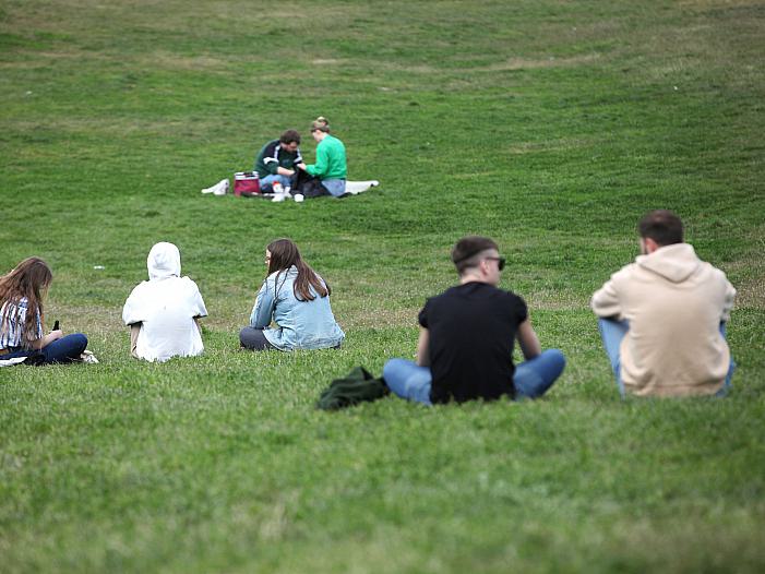 Männer in jüngeren Altersgruppen in der Überzahl Männer in jüngeren Altersgruppen in der Überzahl