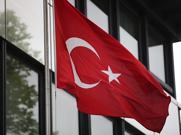 Deutsche EU-Spitzenkandidaten uneins über Türkei-Politik Deutsche EU-Spitzenkandidaten uneins über Türkei-Politik