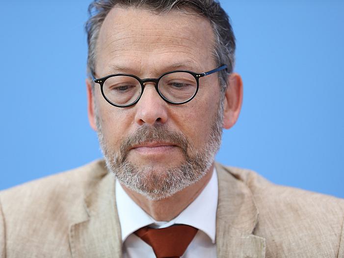 Fricke sieht Migrationspolitik als Ursache für Wilders` Wahlsieg Fricke sieht Migrationspolitik als Ursache für Wilders` Wahlsieg