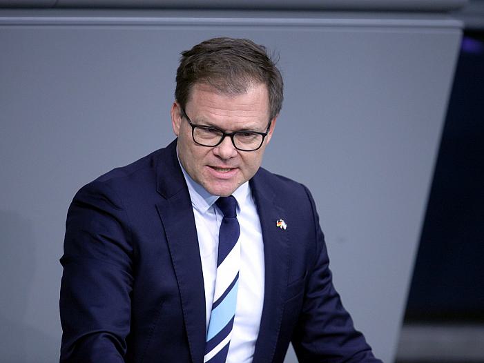 Ost-Beauftragter ruft zur Kandidatur bei Kommunalwahlen im Osten auf Ost-Beauftragter ruft zur Kandidatur bei Kommunalwahlen im Osten auf