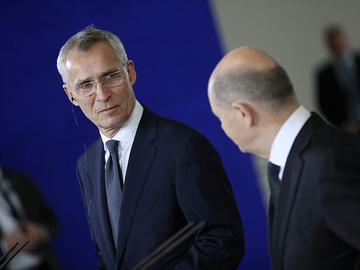 Scholz sagt Stoltenberg Einhaltung von Zwei-Prozent-Ziel zu