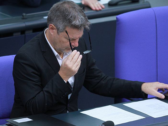 Habeck hat noch keine Lösung für fehlende 60 Milliarden