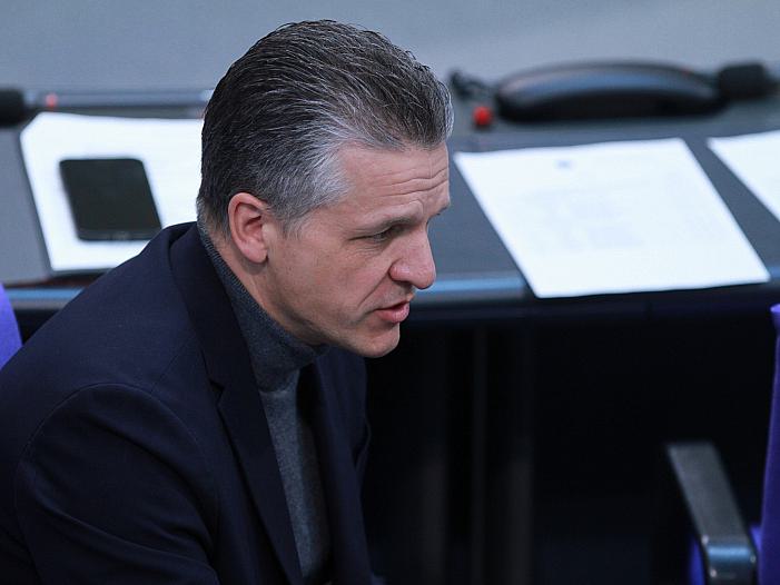Frei schließt Klima-Sondervermögen und Reform der Schuldenbremse aus Frei schließt Klima-Sondervermögen und Reform der Schuldenbremse aus