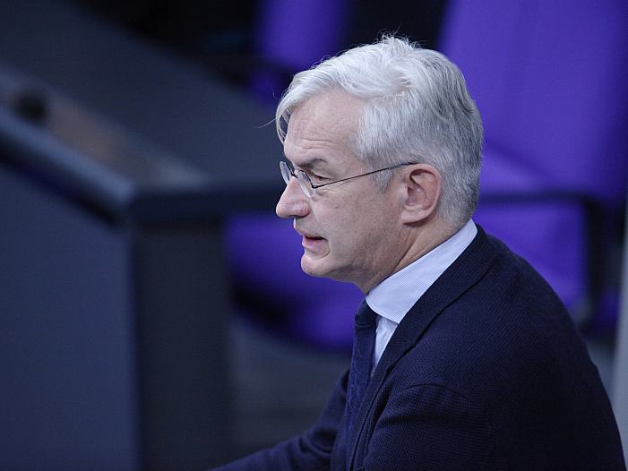 Middelberg hält Sperrung von Haushaltsposten für "unumgänglich"