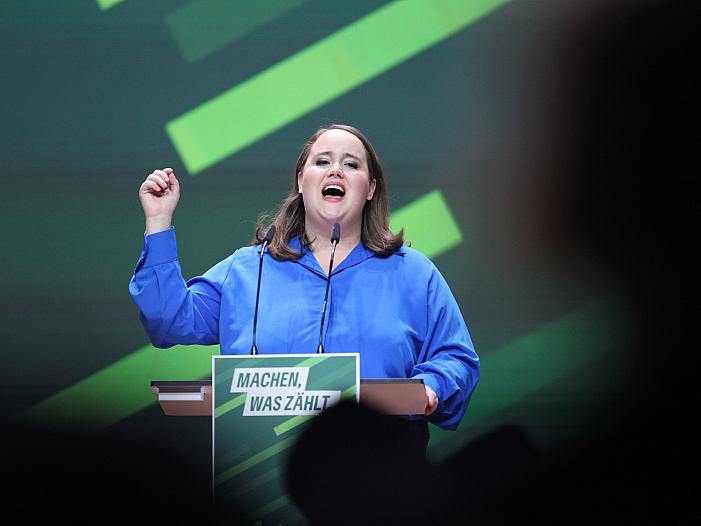 Lang verteidigt Asylkurs der Grünen
