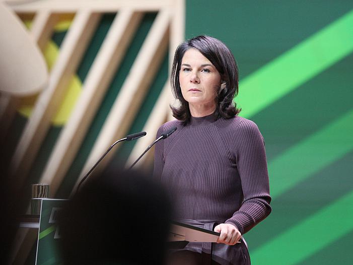 Baerbock sieht EU-Beitritt der Ukraine "in absehbarer Zeit"
