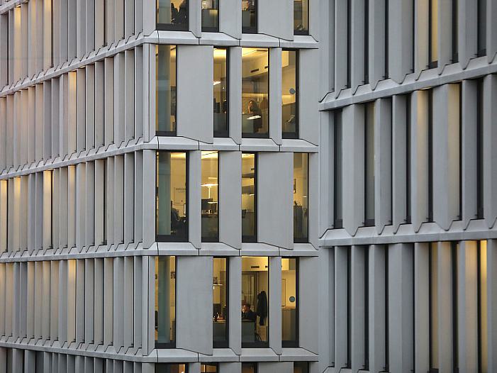 Erwerbstätigkeit im Oktober leicht gestiegen