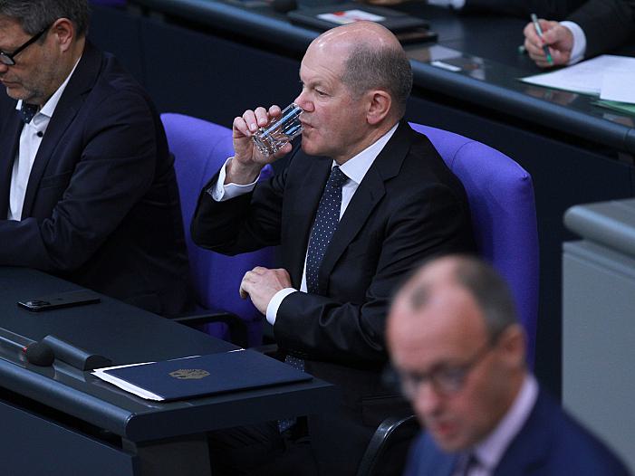 Merz fordert vor Koalitionsausschuss mehr "Führung" von Scholz