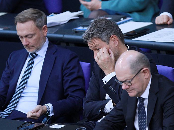 Umfrage: Mehrheit gibt Lindner, Habeck und Scholz Schuld für Krise Umfrage: Mehrheit gibt Lindner, Habeck und Scholz Schuld für Krise