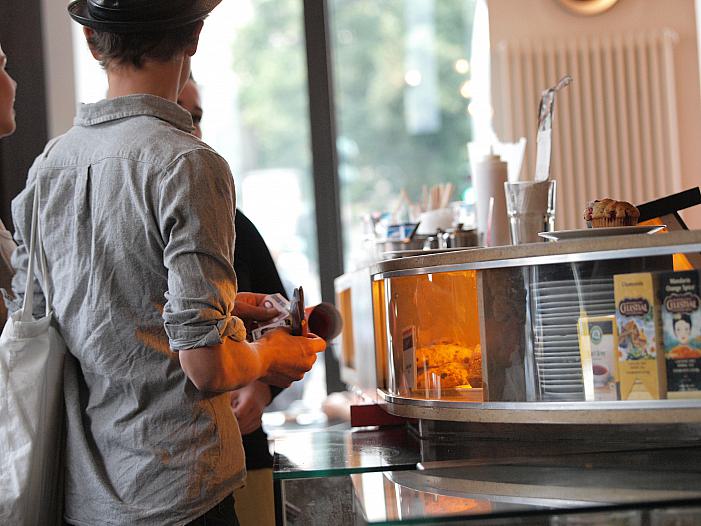 Ökonom Fratzscher erwartet rund zehn Prozent höhere Gastropreise