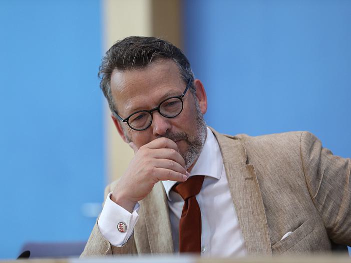 Fricke bezeichnet Steuererhöhungen als "Gift"