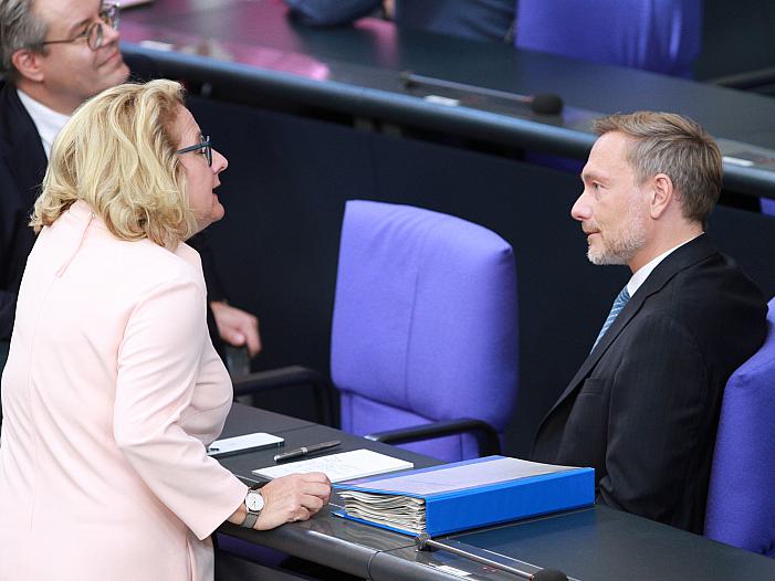 Schulze wirft Lindner "Schneckenhaus-Mentalität" vor