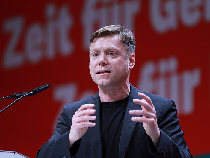 Schirdewan nennt Spardebatte "völlig absurd" Schirdewan nennt Spardebatte "völlig absurd"