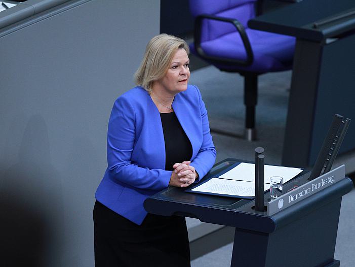 Faeser kündigt harte Gangart gegen Islamisten und Antisemiten an