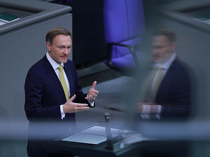 Bundesregierung bringt Nachtragshaushalt ein - Lindner will sparen