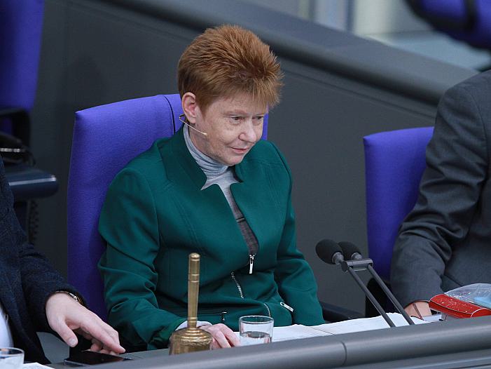 Bundestagsvizepräsidentin Pau will "Aufgabe erfüllen"